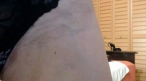 monica leigh play pussy and feet