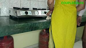 किचन में नहीं चोद सकते देवर जी सासू मां आ जाएगी रूम में चलते हैं