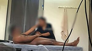 Handjob by thai girl 😏