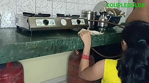 किचन में नहीं चोद सकते देवर जी सासू मां आ जाएगी रूम में चलते हैं