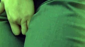 Japanese Teen 18+ Masturbates