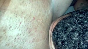 esguichando with fingering fucking and squirting