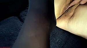 Cougar's Huge Facial Cumshot