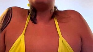 quase fui expulsa academia de frente a praia copacabana por est� treinando de biqu�ni fio dental transparente e todo molhado na buceta rosinha