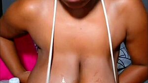 Big black ass twerks while fucking fat creamy pussy 😈