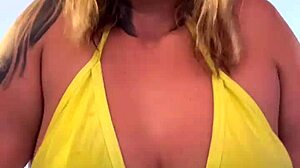 quase fui expulsa academia de frente a praia copacabana por est� treinando de biqu�ni fio dental transparente e todo molhado na buceta rosinha