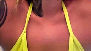 quase fui expulsa academia de frente a praia copacabana por est� treinando de biqu�ni fio dental transparente e todo molhado na buceta rosinha