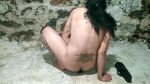 Flip-flop stretches ass in anal play