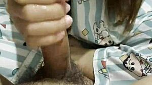Wow, Asian Girl Gives Boyfriend Amazing Handjob!