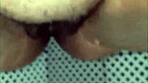 Tesão de Buceta: Big Ass Latina Teases Her Natural Tits Solo 😘