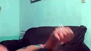 Puta do instagram shows off her big ass