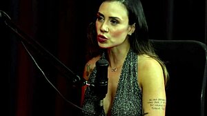 Fui abordada agresivamente, con apoyo de mi marido, no grabo con hombres y esto despertó mi bisexualidad - Taluane Boom en sheer red