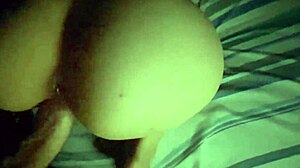 Puta culona recibiendo verga por el culo