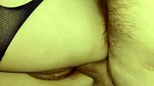 Fucking a sexy mature bitch