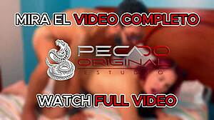 Rutina de yoga en la cama con colombiana milf muy tetona