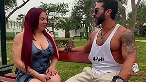 Rutina de yoga en la cama con colombiana milf muy tetona