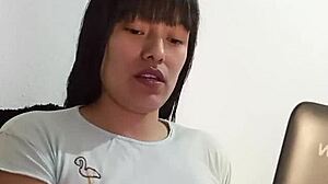 Want to see her squirt?