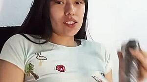 Want to see her squirt?