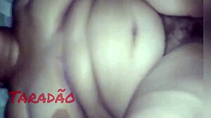 Cuzinho guloso e buceta peluda