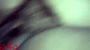 Cuzinho guloso e buceta peluda