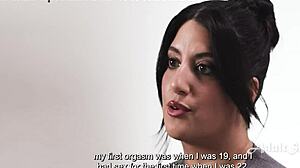 سارة البزاز الكبيرة العربية تفتح نفسها