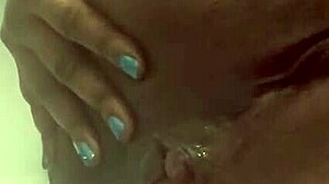 ebony amateur toys her ass solo