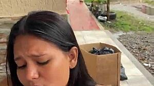 Puta Colombiana Chupa Polla En Calle Cogida Por Vecina