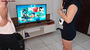 Dona de Casa Seduces Technician with Big Ass Cowgirl Ride While Husband's Away