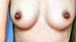 ngentot sambil peres air susu mamah muda daster kuning lagi sange berat