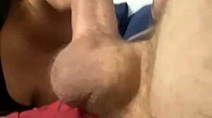 chupando o rolao do corno teases big cock hunger