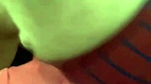 chupando o rolao do corno teases big cock hunger