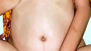 ngentot sambil peres air susu mamah muda daster kuning lagi sange berat