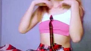 hey padrastro wanna chat while i lift my skirt for you?