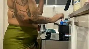 i feed hubby good so he eats my big pussy dessert after 😋