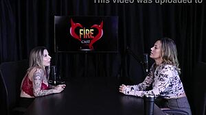 achou louco mulheres submissas em costumes sensuais angélica morango sheer red tease