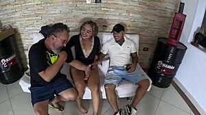 novinha chega na mansão pra fuder e amigo quer entrar na brincadeira nands ninfetinha 😜🍆