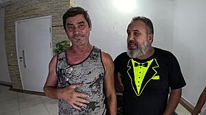 novinha chega na mansão pra fuder e amigo quer entrar na brincadeira nands ninfetinha 😜🍆