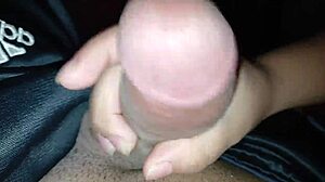 que rico ver el semen de mi novio chorreando despues de mi paja perfecta