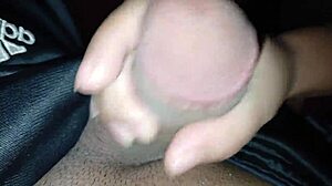 que rico ver el semen de mi novio chorreando despues de mi paja perfecta
