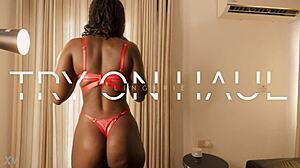 big ass ebano girl's curves intrigue up close