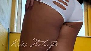 wanna see my tight shorts hugging this pussy?