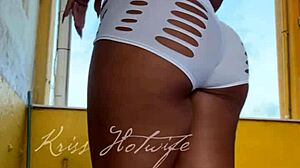 wanna see my tight shorts hugging this pussy?