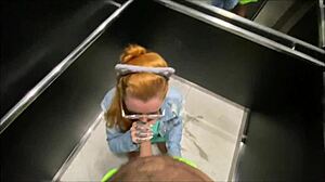 COLOQUEI A VIZINHA PRA MAMAR E PEGUEI DE QUATRO NO ELEVADOR