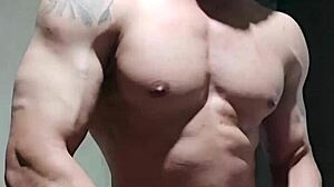 💪 strong ripped brazilian stud with huge cock ready for homemade mature action