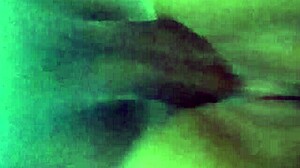 veneco y peruana disfrutando su amor apasionado