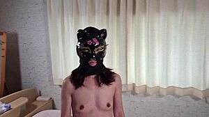 腰振りまくり汚チンポ中出し！熟女のパイパンまんこ 自家製