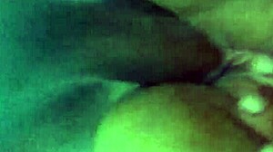 veneco y peruana disfrutando su amor apasionado