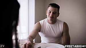 Saudara Tiri Bagi Chanel Preston Evelyn Claire di Threesome Tabu