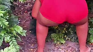 damn that evangelical neighbor's fat ass cameltoe looks hot