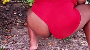 damn that evangelical neighbor's fat ass cameltoe looks hot